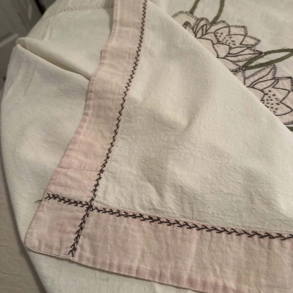 Vtg Hand Embroidered Floral Cottagecream 88
